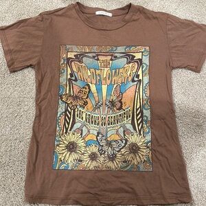 Brown graphic tee short sleeve
